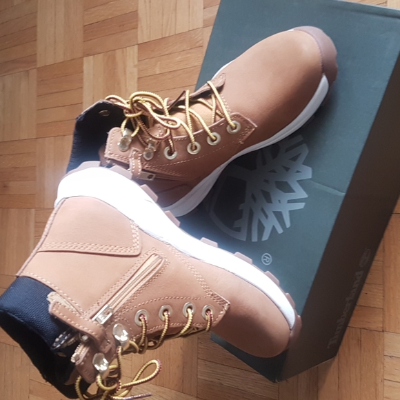 Brand new youth  Timberland Brooklyn sneaker boot wheat Nubuck - Picture 2 of 6